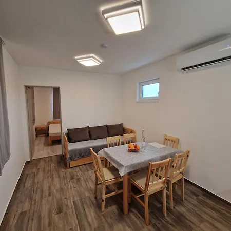 Oerdoeg Tanya Vendeghaz